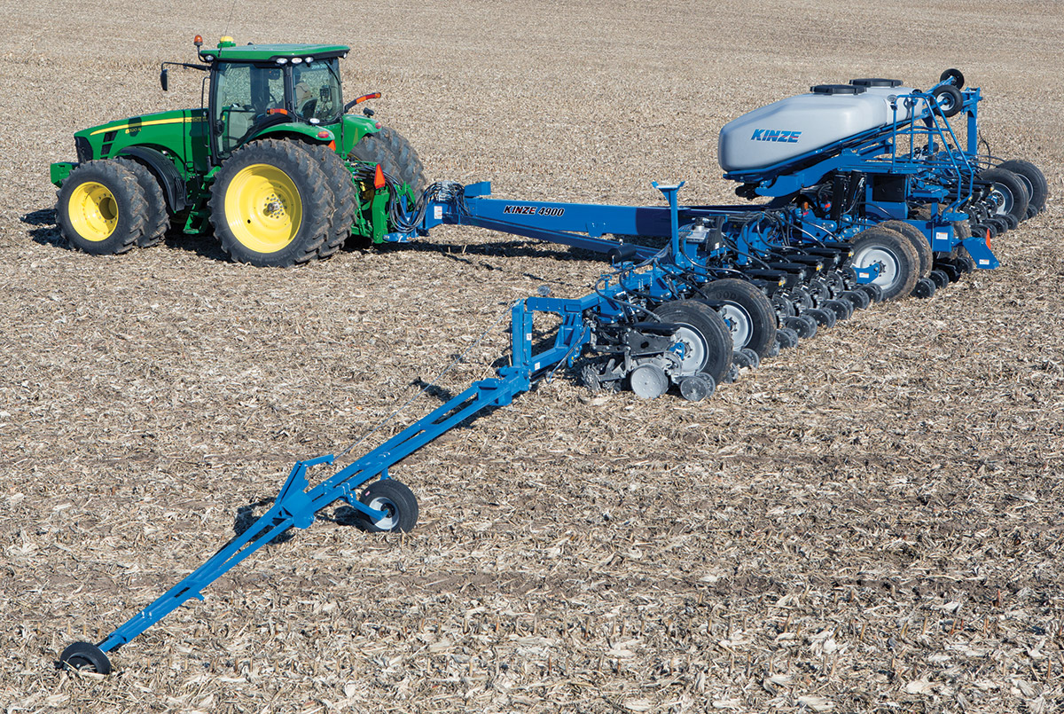 Kinze-Manufacturing-4900-front-fold-planter)