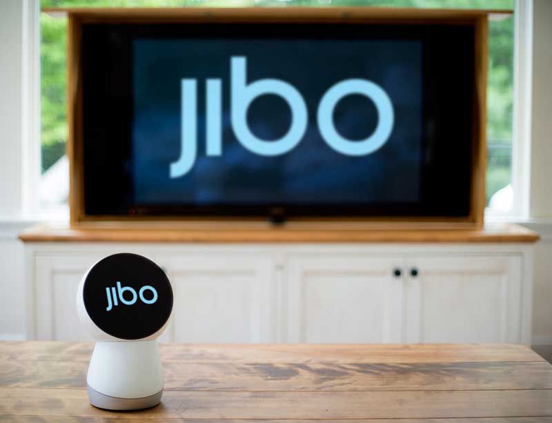 jibo-on-tv-screen_800_613_80