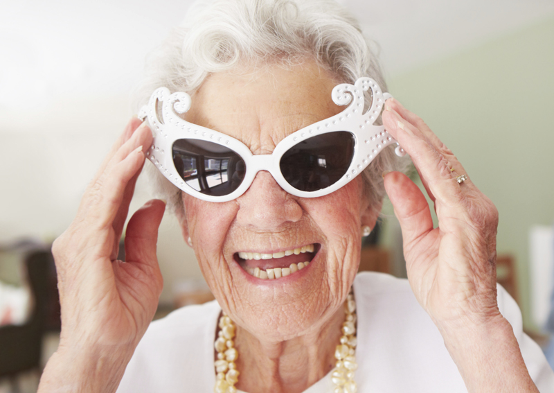 Old_woman_Smiling_Glasses