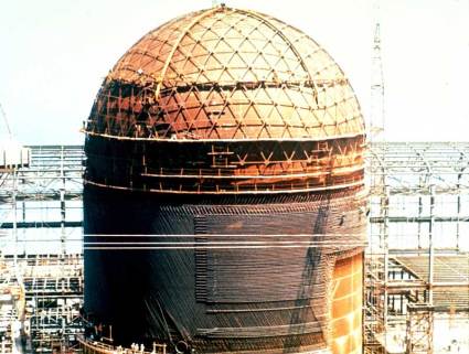 Decommissioning of a nuclear plant, the containment is shown in the picture and is half deconstructed. Source: National Regulatory Commission.
