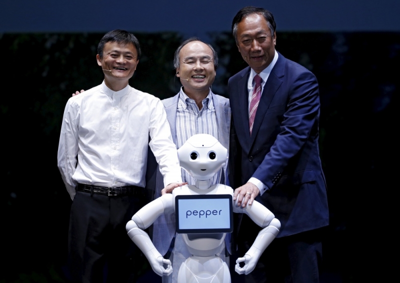 Alibaba_Softbank_Pepper_FoxConn