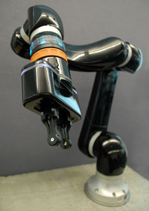 gomtec-one-armed-robot
