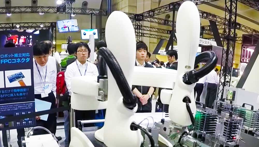 Collaborative-Robots-at-IREX-2015---YouTube