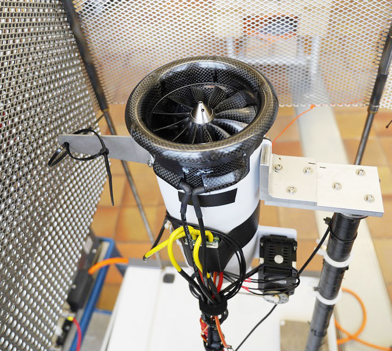 Figure 1: The test bench for characterizing the electric ducted fan and the thrust vectoring system.