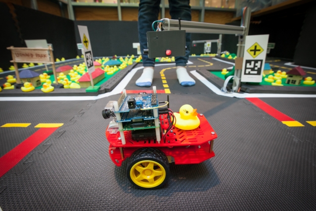 MIT-Duckiebot-autonomous-vehicles_0