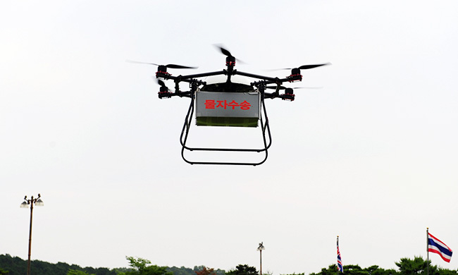 The Korean Army experimented with a delivery drone system. Image via The Korea Times