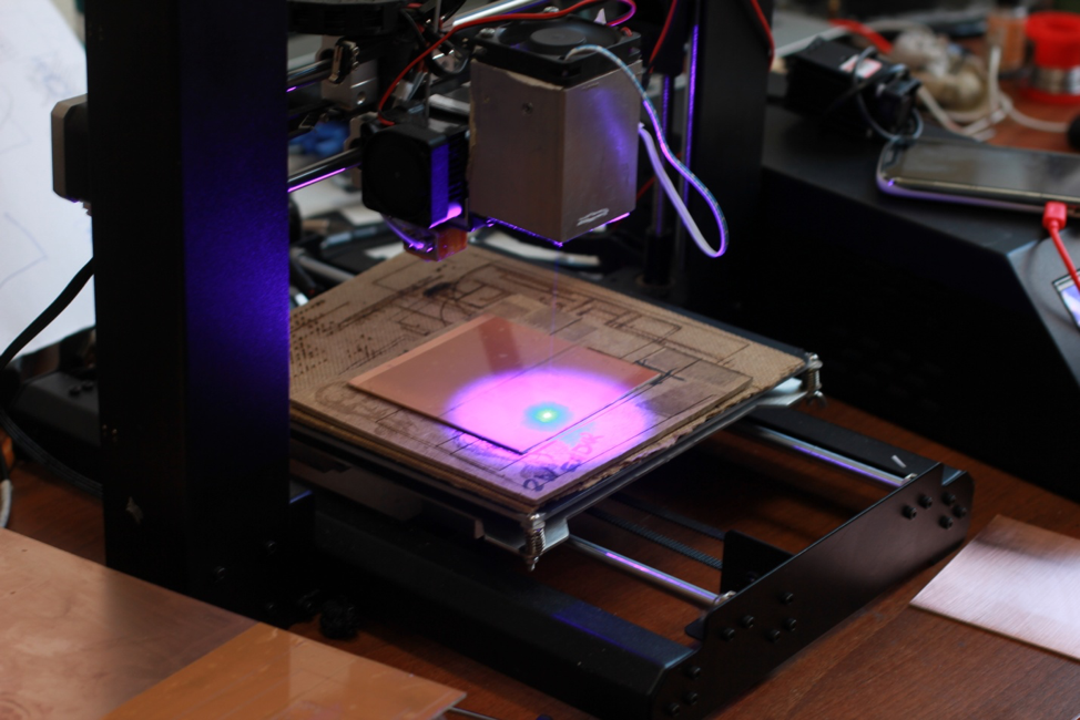 Word gek Kan weerstaan behalve voor How to make a printed circuit board using a diode laser with a 3D printer -  Robohub