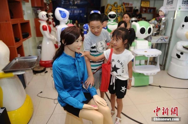 Hunan Changsha 5S robot store. Source: gog.cn