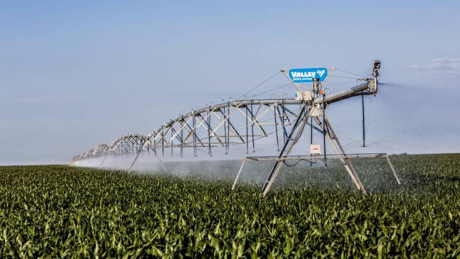 valley-irrigation-8000-series-corn