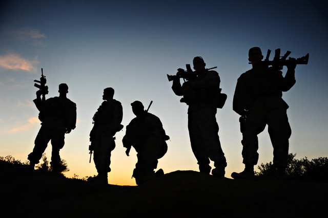 marine-mentors-afghan-soldiers-640x0