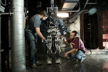 Virginia Tech students demo firefighting humanoid robot on US Navy ship ...