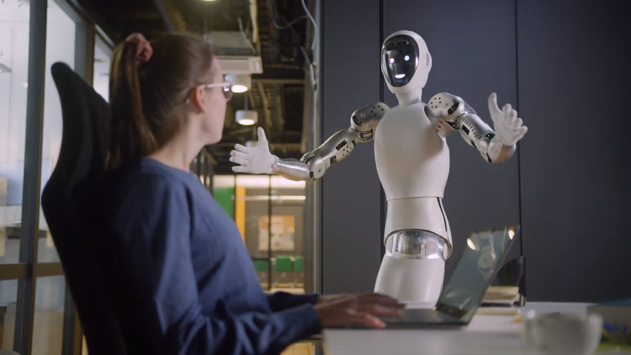 Halodi Robotics’ EVEr3: A Full-size Humanoid Robot - Robohub