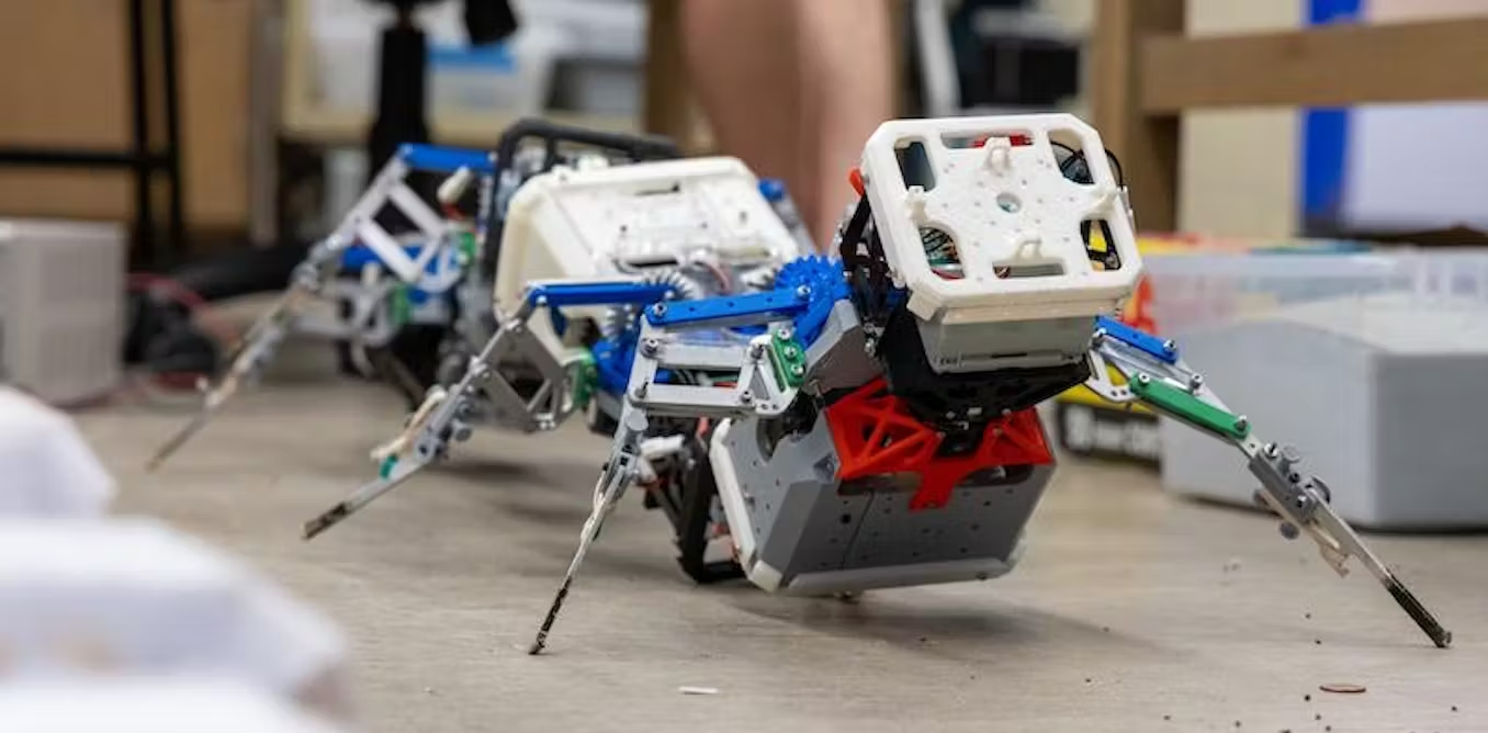 Mobile robots get a leg up from a more-is-better communications principle