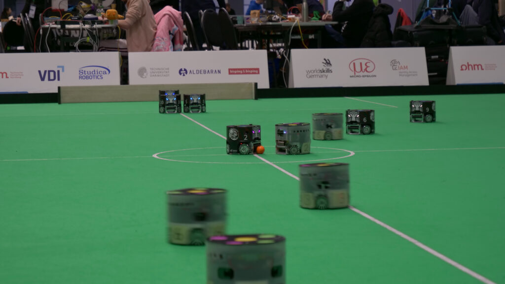 Một cuộc phỏng vấn với Nicolai Ommer: Giải RoboCupSoccer Kích thước Nhỏ - Robohub