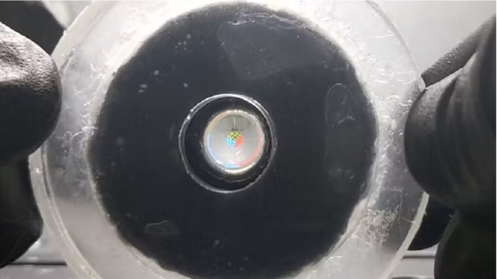 A flexible lens controlled by light-activated artificial muscles promises to let soft machines see