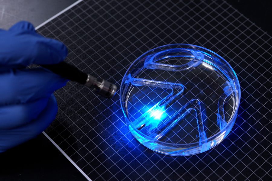 Light-Powered Robot Swims Through Water, 4x Its Length in a Minute